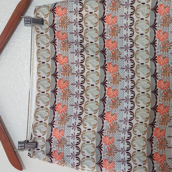 SLIGHTLY USED LOFT PATTERN SKIRT SIZE 6 - Picture 2 of 11